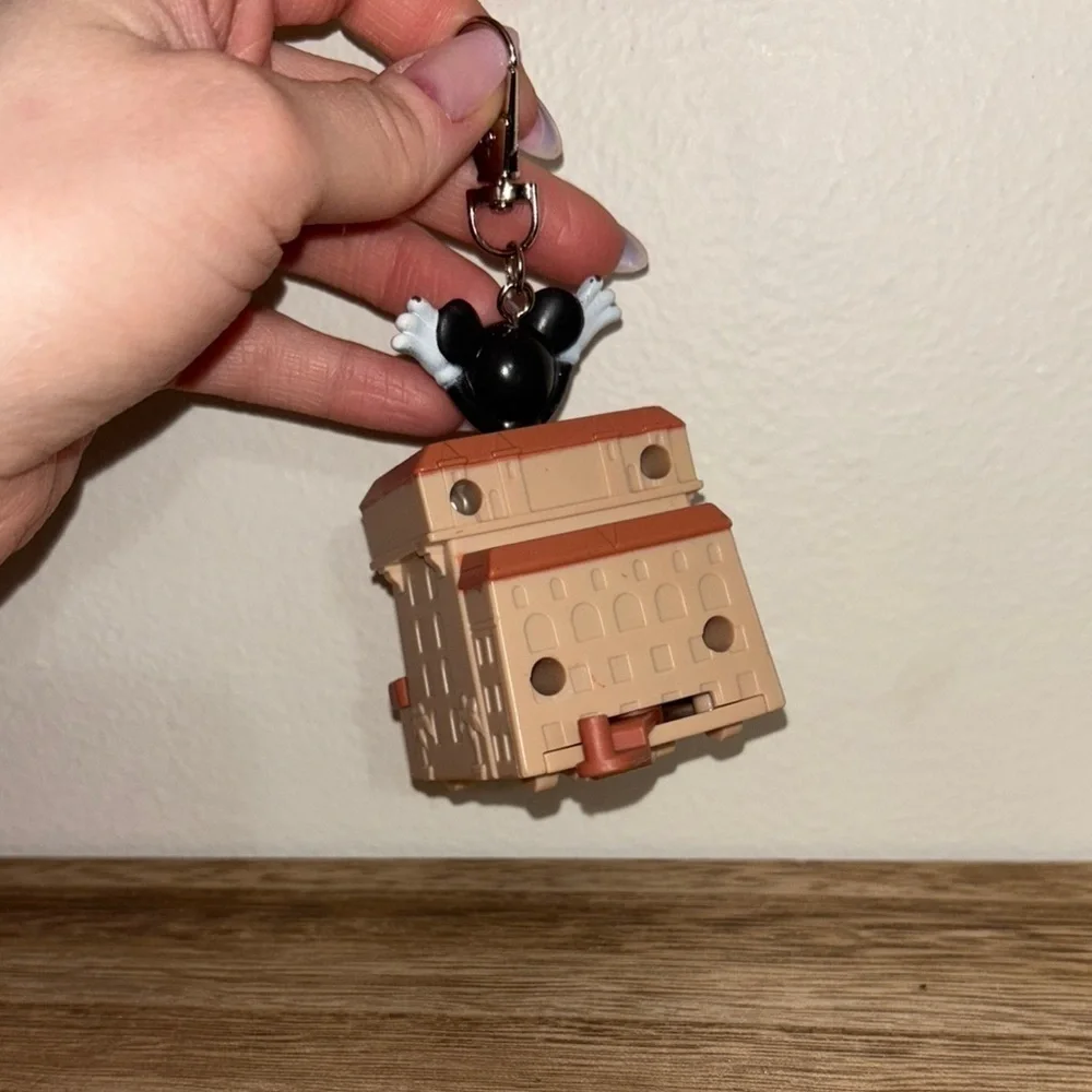 Mickey Mouse Hollywood Tower Hotel Keychain